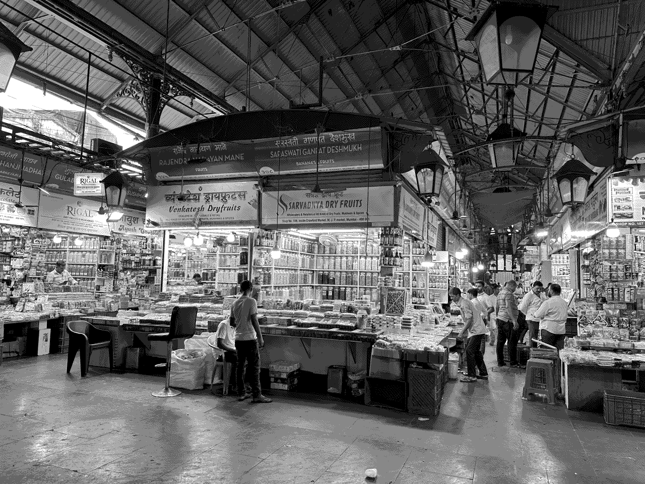 the inside of a section of <a href=https://en.wikipedia.org/wiki/Crawford_Market>Mahatma Jyotiba Phule Mandai</a>, previously known as 'Crawford Market'