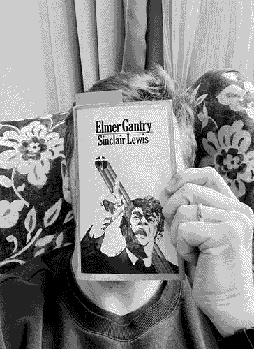 a picture of 'Elmer Gantry' by Sinclair Lewis in situ.